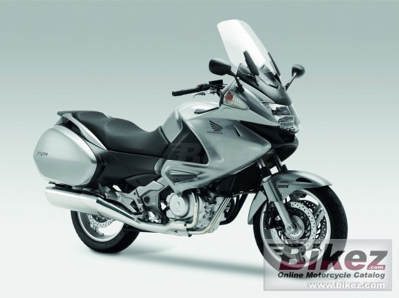 2010 Honda Deauville 700 photo